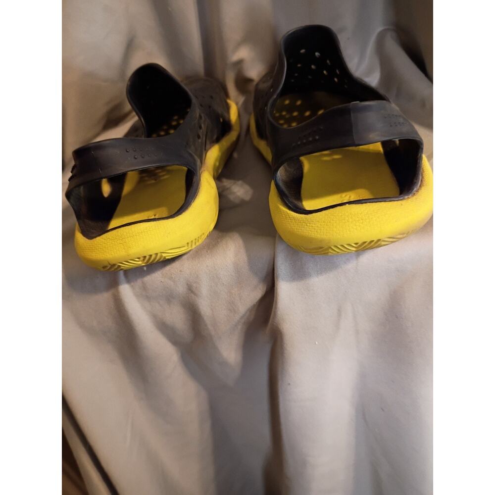 Crocs Men's Swiftwater Wave Sandals Black Yellow Sz 9 Iconic Comfort Waterproof - Picture 7 of 11
